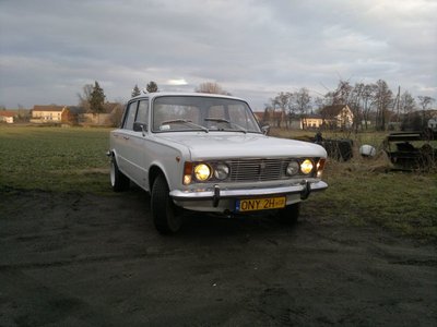 polski fiat 125p zabytek.jpg